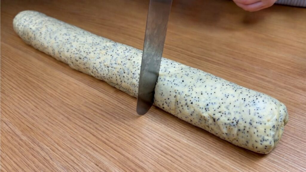 marking roll thickness before cutting sweet rolls