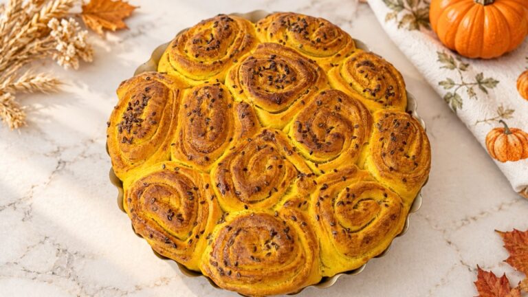 Swirled Pumpkin Dinner Rolls